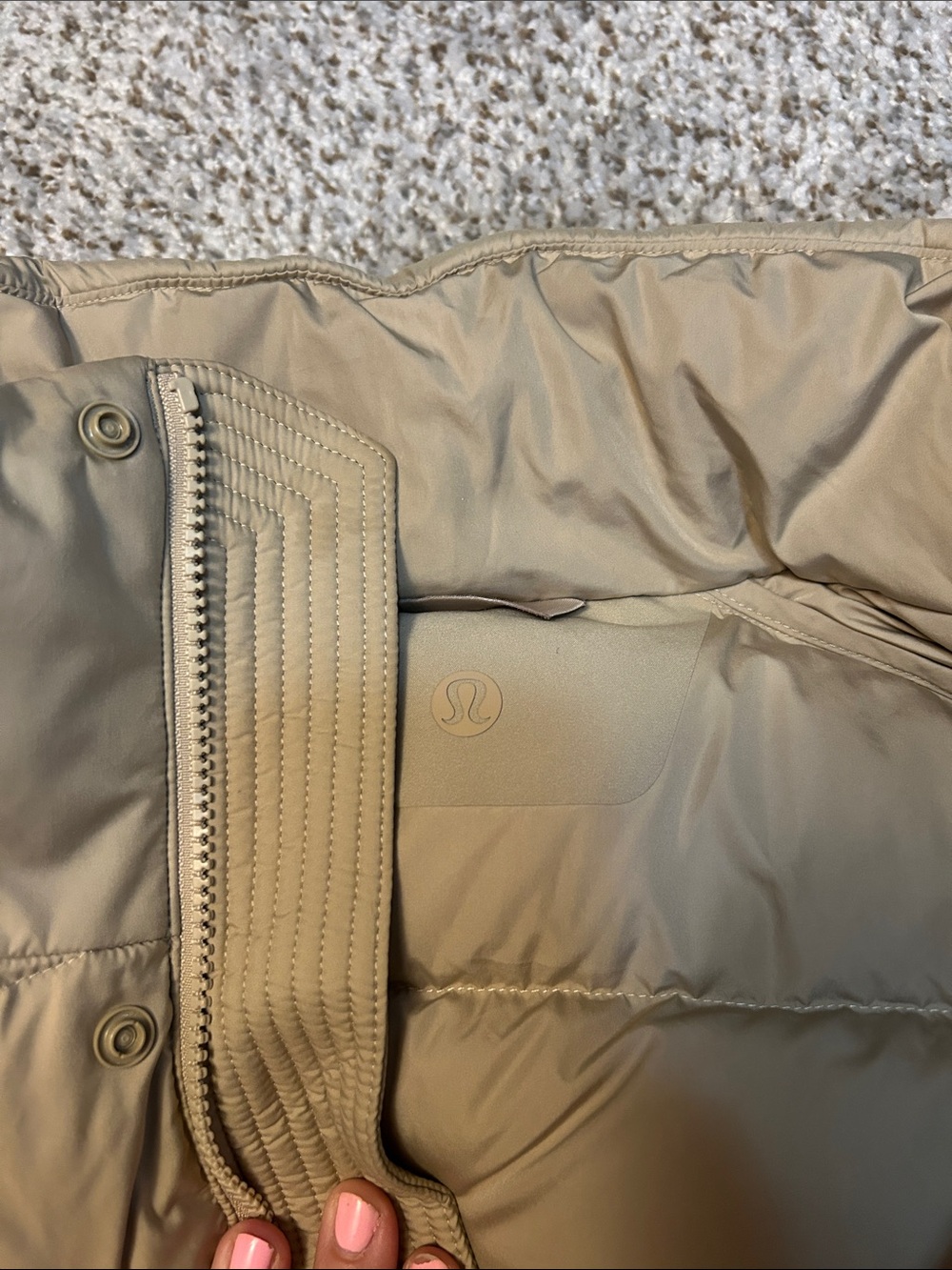 lululemon athletica Beige Puffer Vest NEVER WORN - Picture 4 of 4